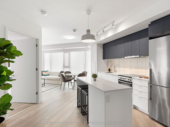 5th image of 8 Tippett Rd #1105