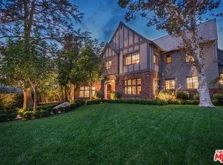 555 S Muirfield Rd, Los Angeles, CA 90020