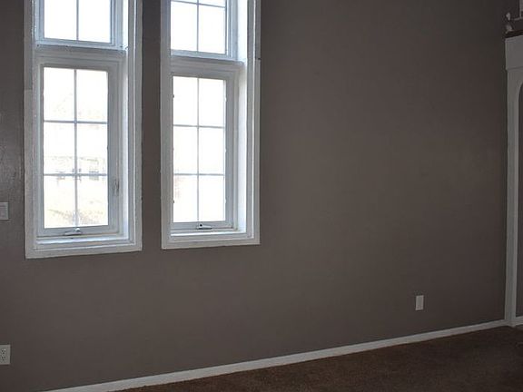 4th image of 4333 Oak St Unit 5