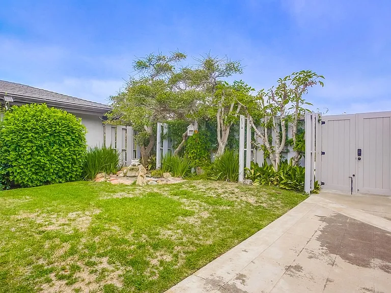8302 Prestwick Dr — Photo 18