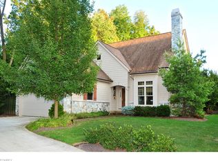 22207 Arbor Cliff Ln, Rocky River, OH 44116