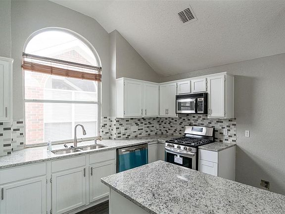 5th image of 2116 Walden Pl