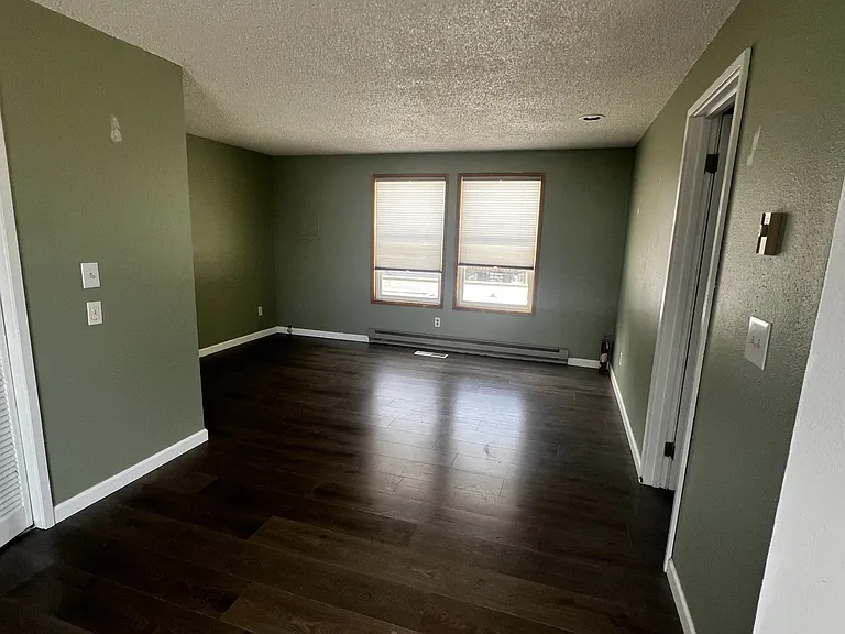 146 Hawthorne Ln — Photo 21
