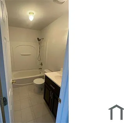 3 bed, 1200 sqft, $3,811 — Photo 3