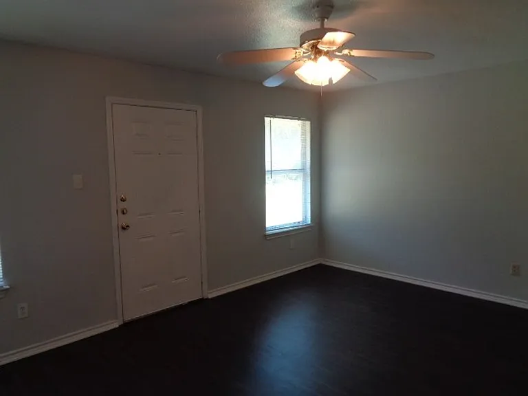 13649-13651 Biggs St — Photo 20