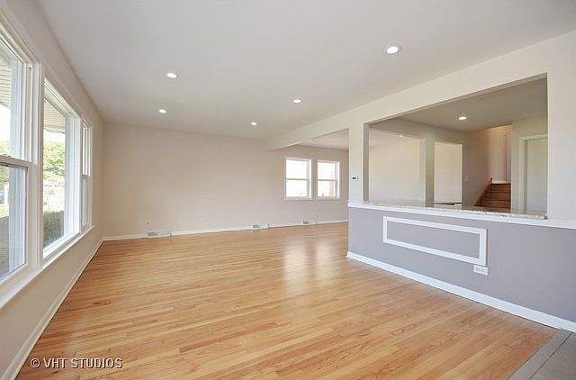 1st image of 515 Crandon Ave
