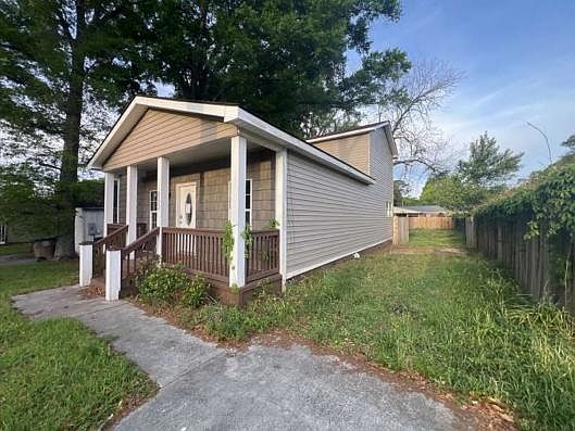 2nd image of 852 Galoway Ave