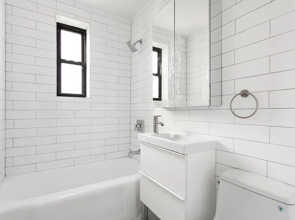 1119 Ocean Parkway image 5 of 13