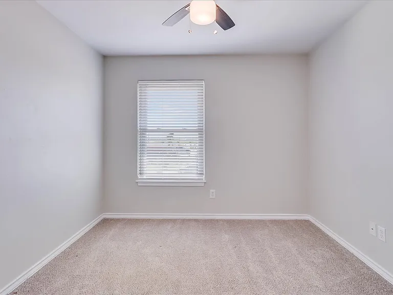 15513 Palmira Ave #B — Photo 30