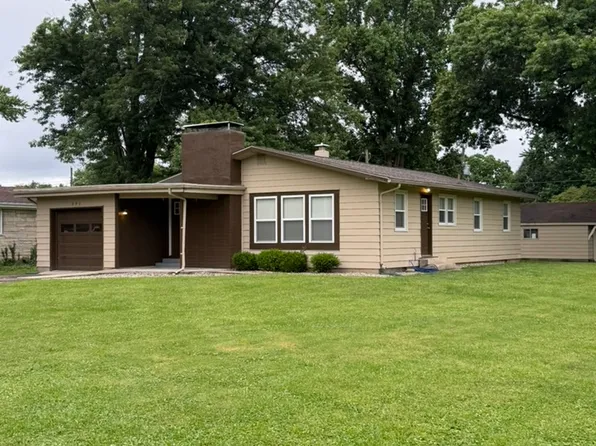 391 Lakeview Dr, Noblesville, IN 46060
