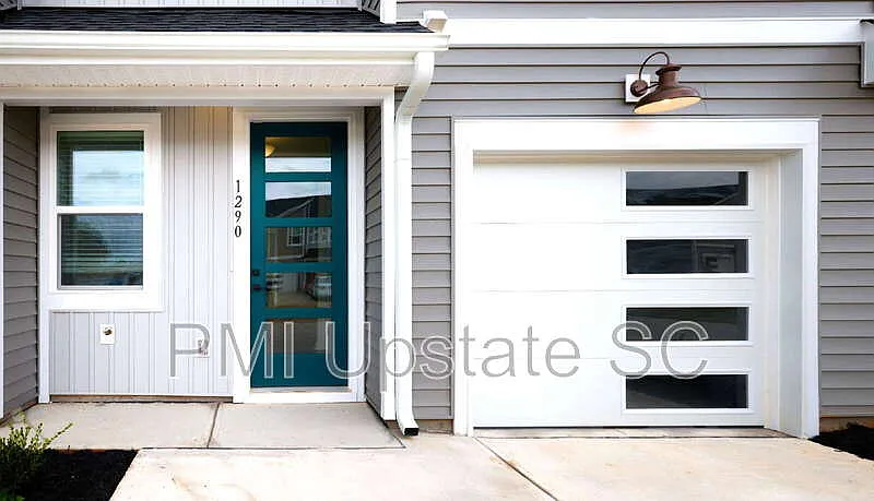 4 bed, 3.5 bath, 1810 sqft, $1,850 — Photo 3