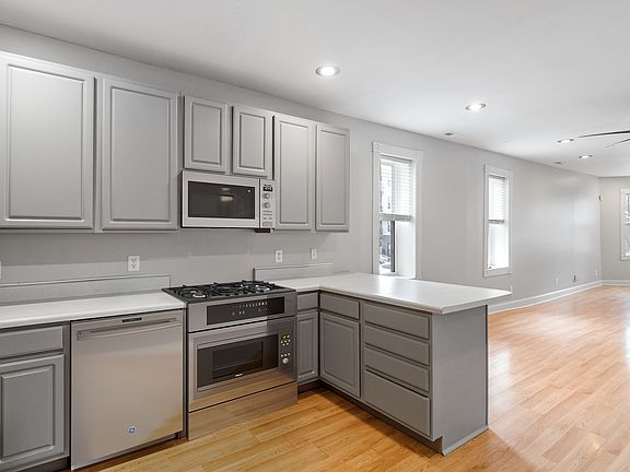 2nd image of 4537-4539 Swan Ave #1