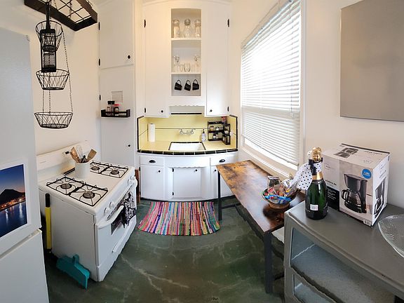 4th image of 4761 1/2 Wilson Ave #4761-1/2