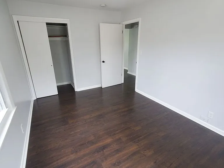 2501-2505 S 44th St. - 8 Unit — Photo 3