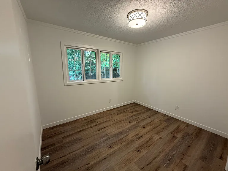 906 SE 165th Ave — Photo 17
