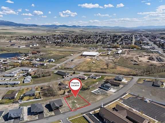 5th image of 722 Sagebrush Ln