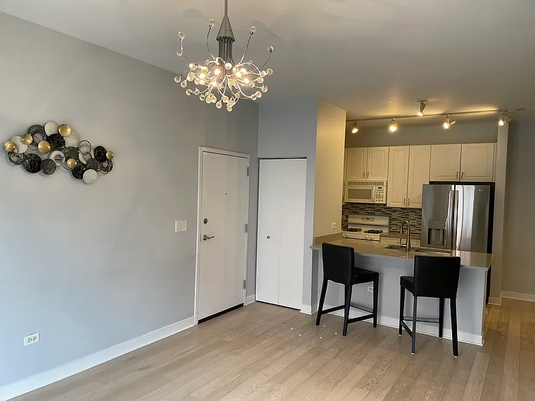 765 W 15th St #209 — Photo 8