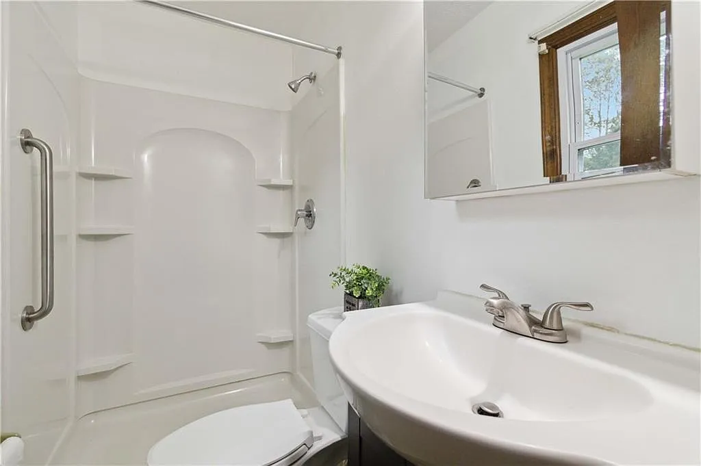 3 bed, 2.0 bath, 1208 sqft, $2,600 — Photo 4