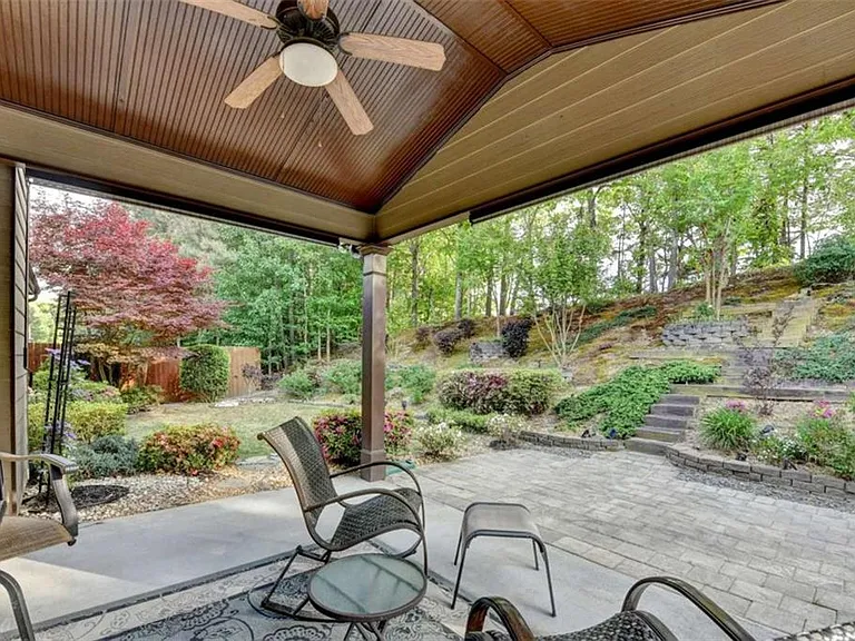2130 Line Dr — Photo 26