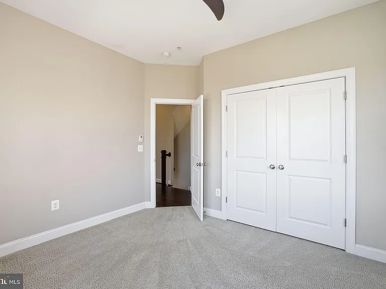 1100 S Edgewood St — Photo 43