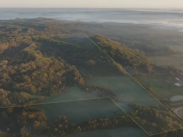 1 Hicks Ln, Columbia, TN 38401