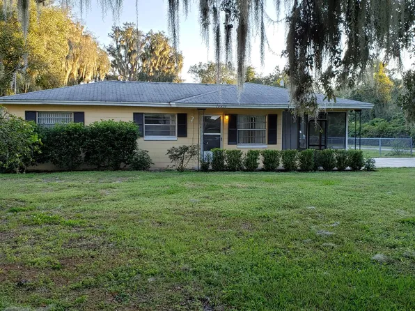 10820 Margaret Dr, Tavares, FL 32778