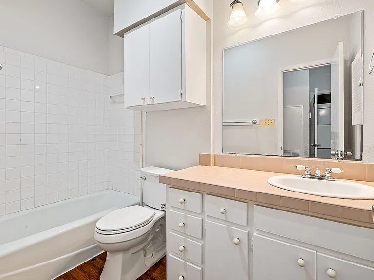 612 Park Pl #201 — Photo 11
