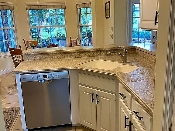 5th image of 4935 SE 109th St