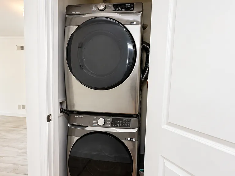 25 Knesel St #2 — Photo 12