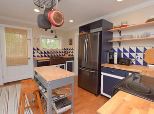 9 Marsh St, Newport, RI 02840