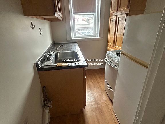 3rd image of 1111 Boylston St APT 23