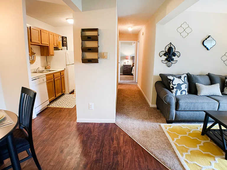 Crown Station Apartments — Photo 33