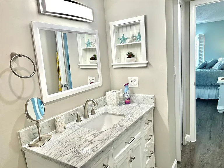 4550 Cove Cir #804 — Photo 17