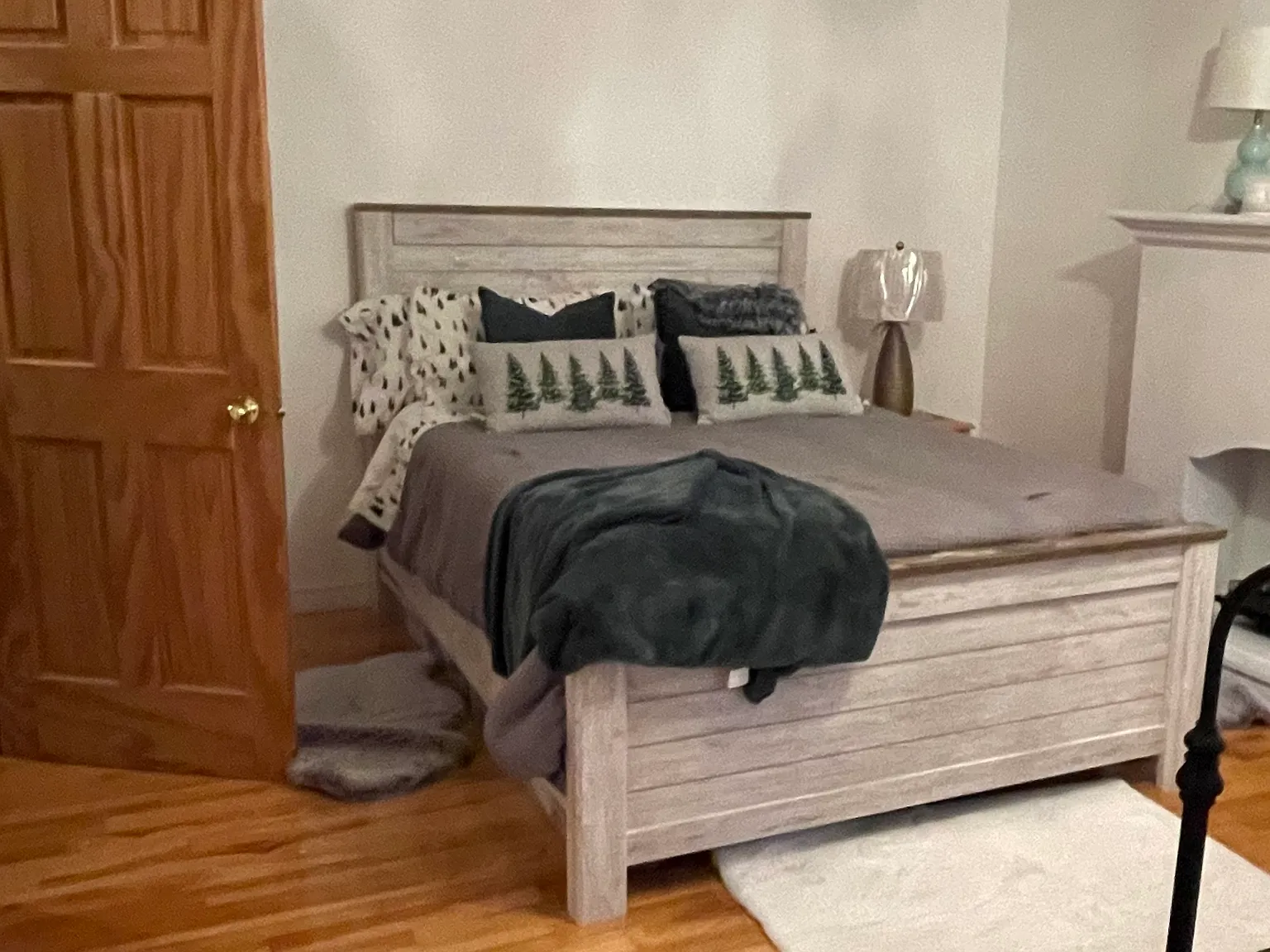 3 bed, 1.5 bath, 2200 sqft, $3,200 — Photo 2