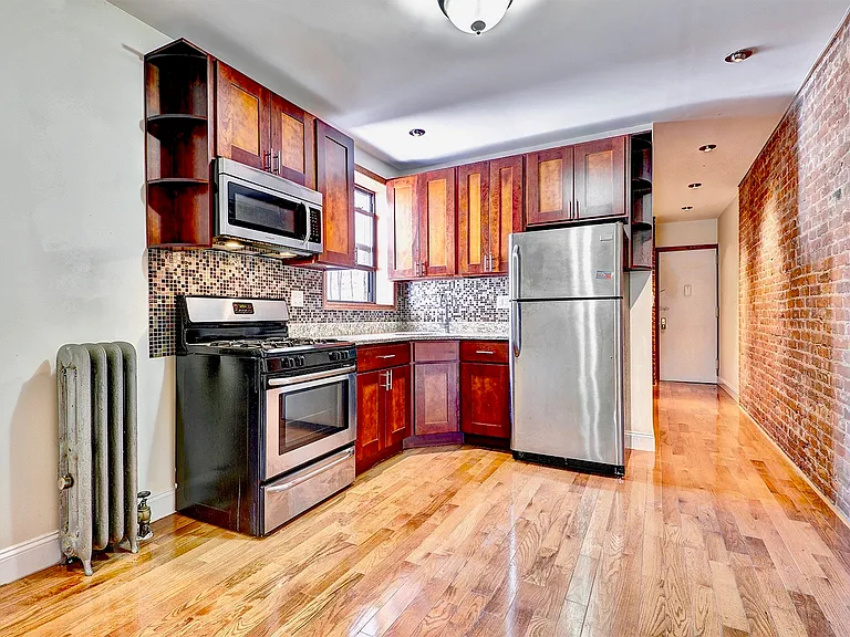 160 Sherman Ave #45 — Photo 3