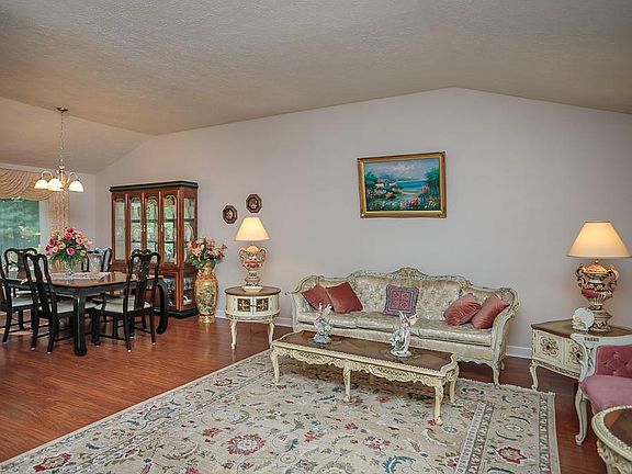 5th image of 16968 Deerfield Dr