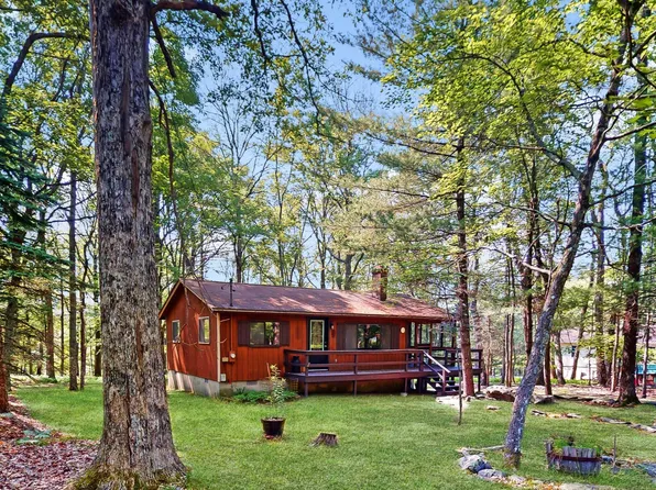103 Claudine Dr, Dingmans Ferry, PA 18328
