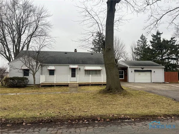 330 W Washington St, Oak Harbor, OH 43449