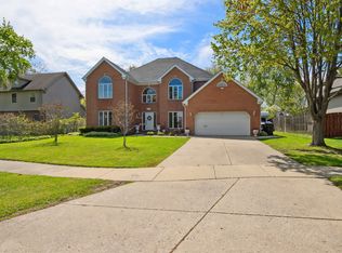 912 Elmdale Rd, Glenview, IL 60025