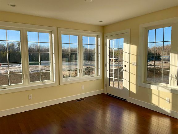 4th image of 19 Huckleberry Avenue #74
