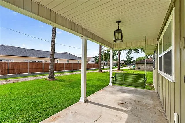 3 bed, 2.0 bath, 1400 sqft, $2,000 — Photo 2