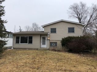 36139 N Edgewood Dr, Gurnee, IL 60031