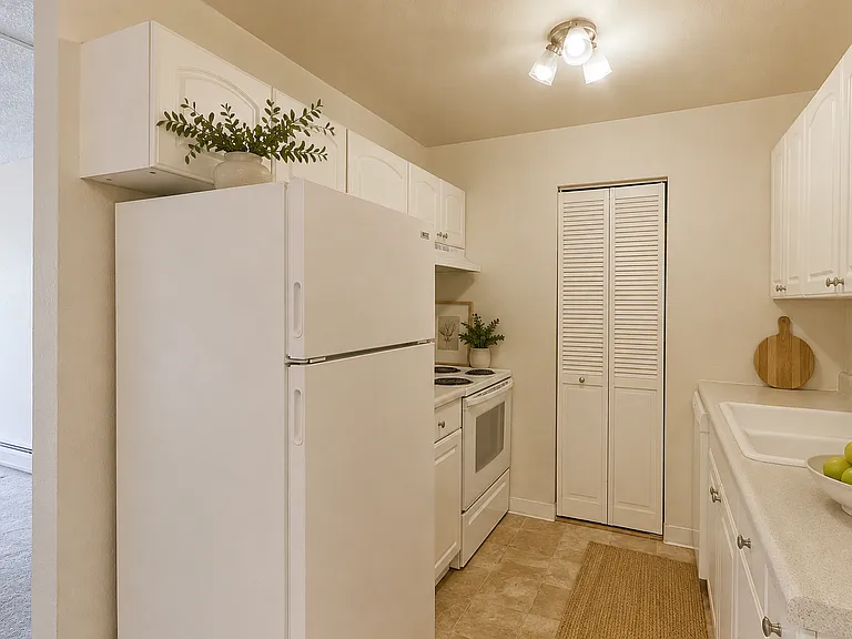 1400 Golden Cir #311 — Photo 5