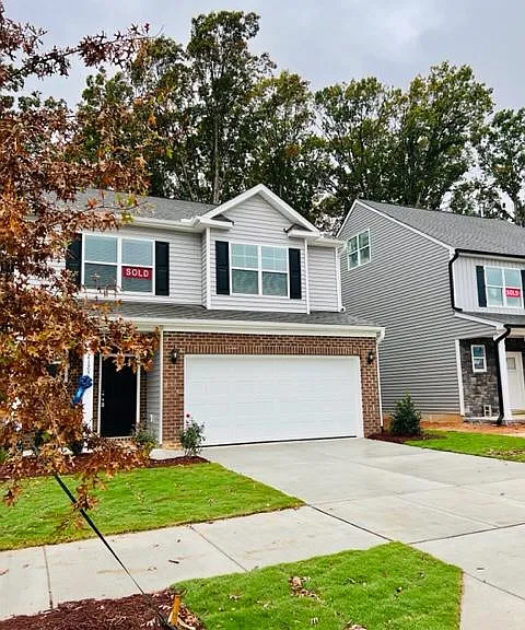 2125 Seneca Dr — Photo 3