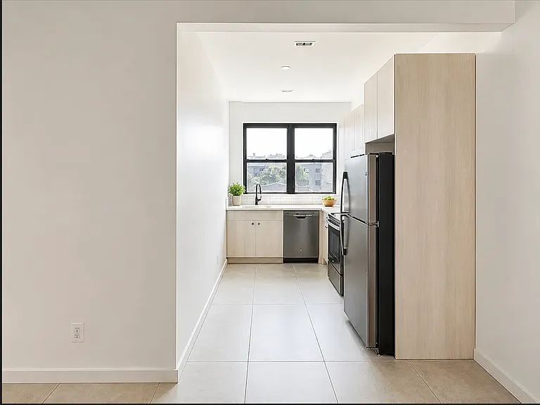 2431 Dean St #4EE — Photo 8