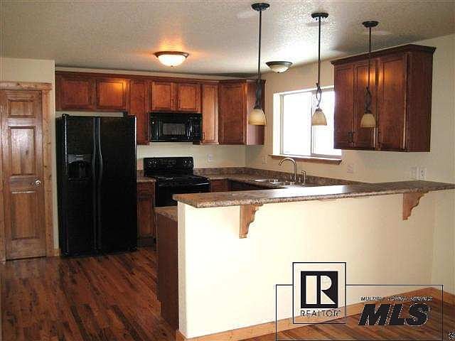 2nd image of 127 Oak Ridge Cir #203