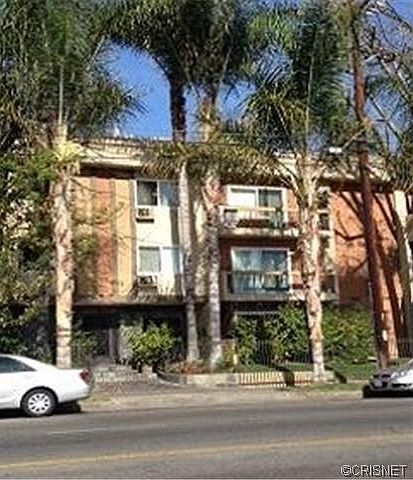 2nd image of 20327 Saticoy St Unit 317