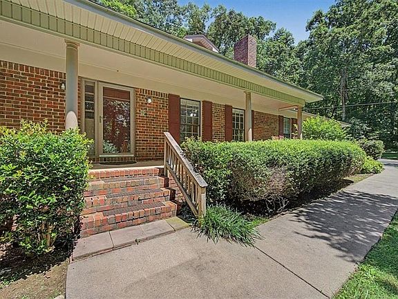 4th image of 403 S Sequoyah Cir NE