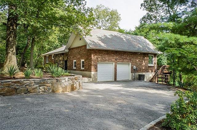 1st image of 16 Turner Ln