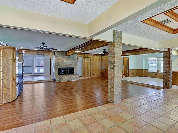 5th image of 3716 Briarhaven Ln